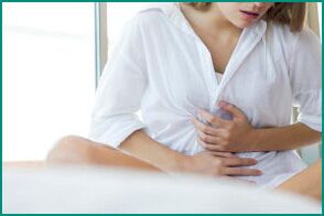 dolor debido a la cistitis posparto en mujeres